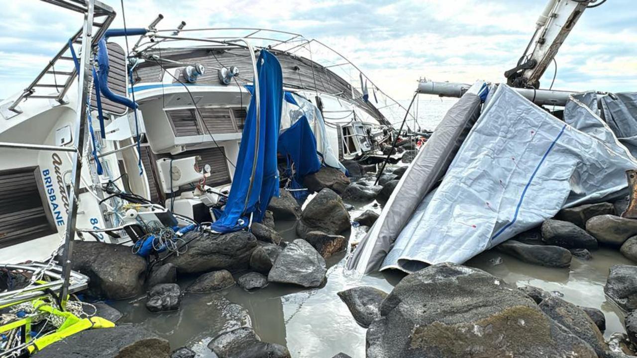 Claytons Towing were called in to Burnett Heads on Sunday, October 27, to a 40 foot yacht that lost power due to a prop jam coming into river mouth.