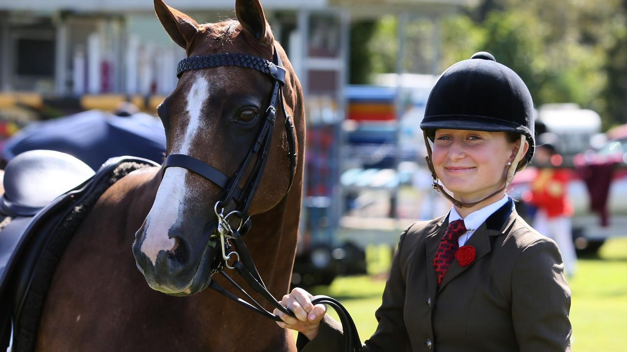 Photos of the 2019 Samford Show events, side show alley and exhibits ...