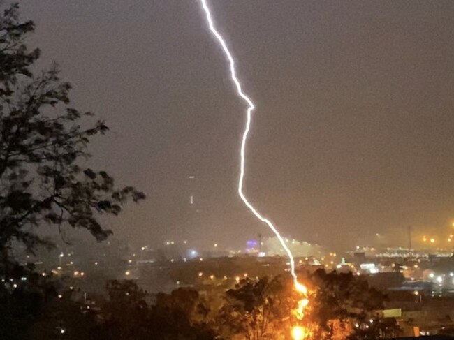 Lightning strikes in Brisbane. Picture: Greg Wah / @TheWah