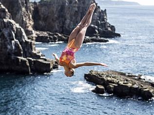 Incredible pics of cliff divers in Japan