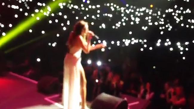 Ricki-Lee sings 'Happy Ever After' live