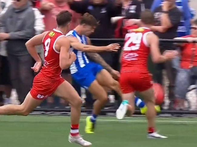 The moment before Jimmy Webster’s bump on Jy Simpkin incident.