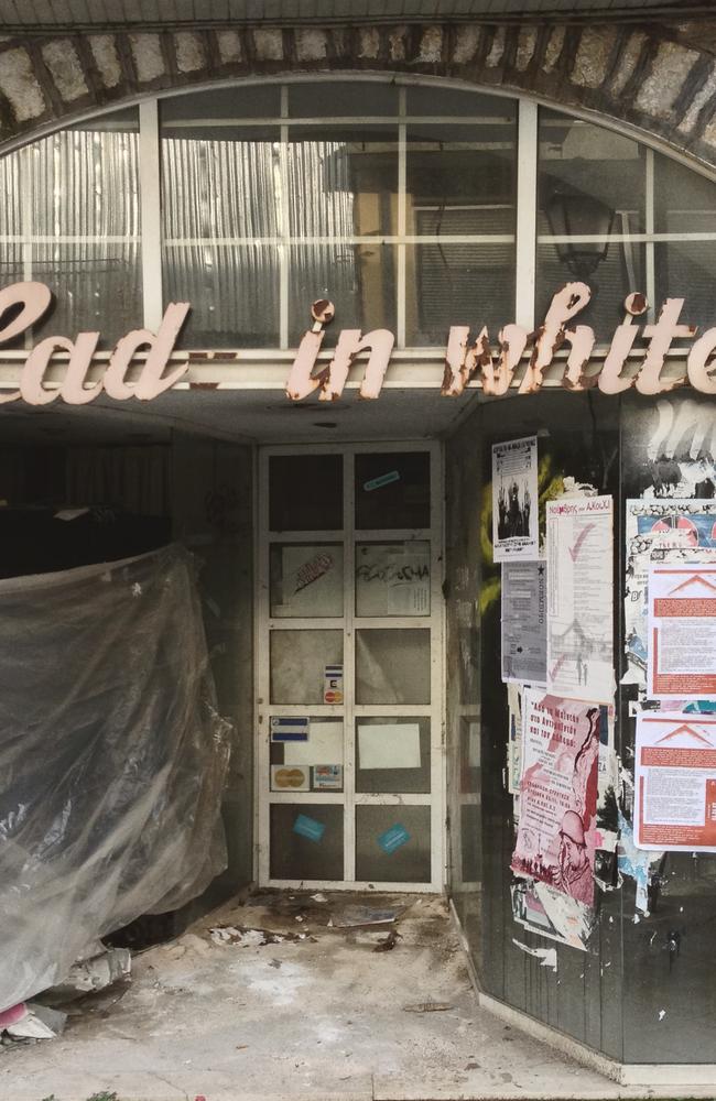 A closed down fashion store in Anexartisias Street, Ioannina.