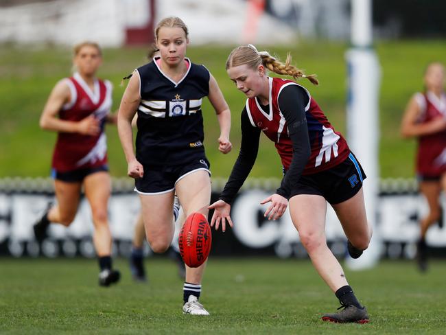 Tyler Mills of Rowville Secondary in action. Picture: Dylan Burns/AFL Photos via Getty Images)