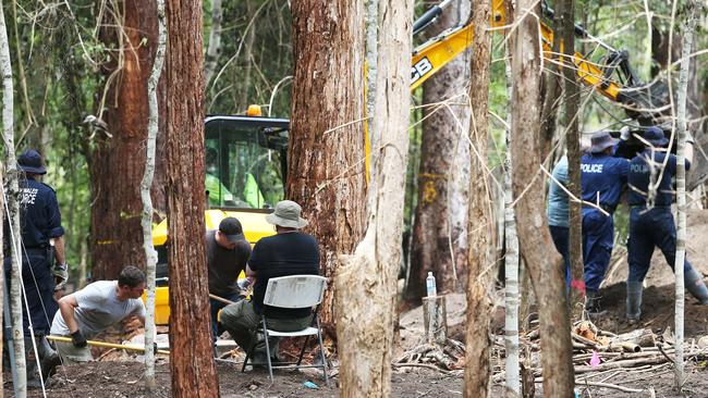 A search of the area around Cobb and Co and Batar Creek Road in late 2021. Picture: NewsWire/Peter Lorimer.