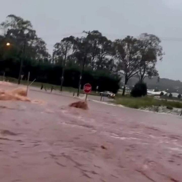 Fraser Coast, South Burnett inundated as heavy rain hammers regions