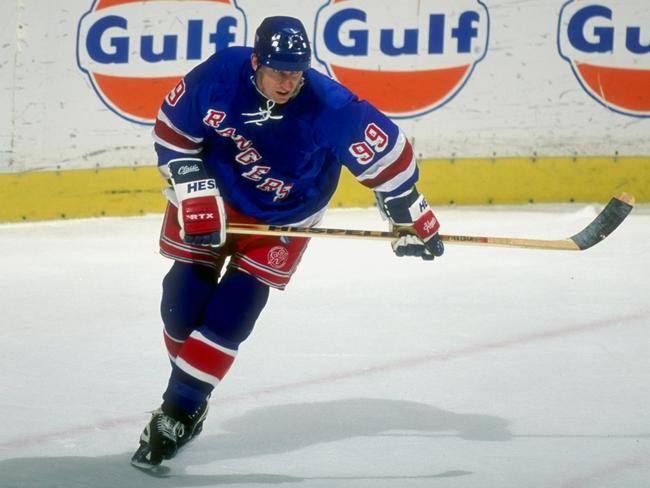 Gretzky plays for the New York Rangers in December 1997. Picture: Al Bello/Allsport