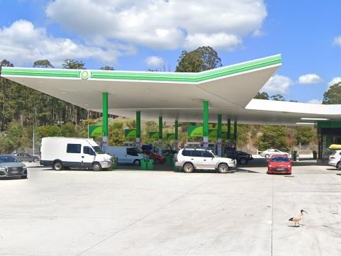 The BP Service Centre at Nambucca Heads has been listed as a venue of concern by NSW Health. All those people who visited the centre on Thursday 19 August between 2pm to 2.15pm have been deemed casual contacts and must get tested and isolate until they receive a negative result. Picture: Google