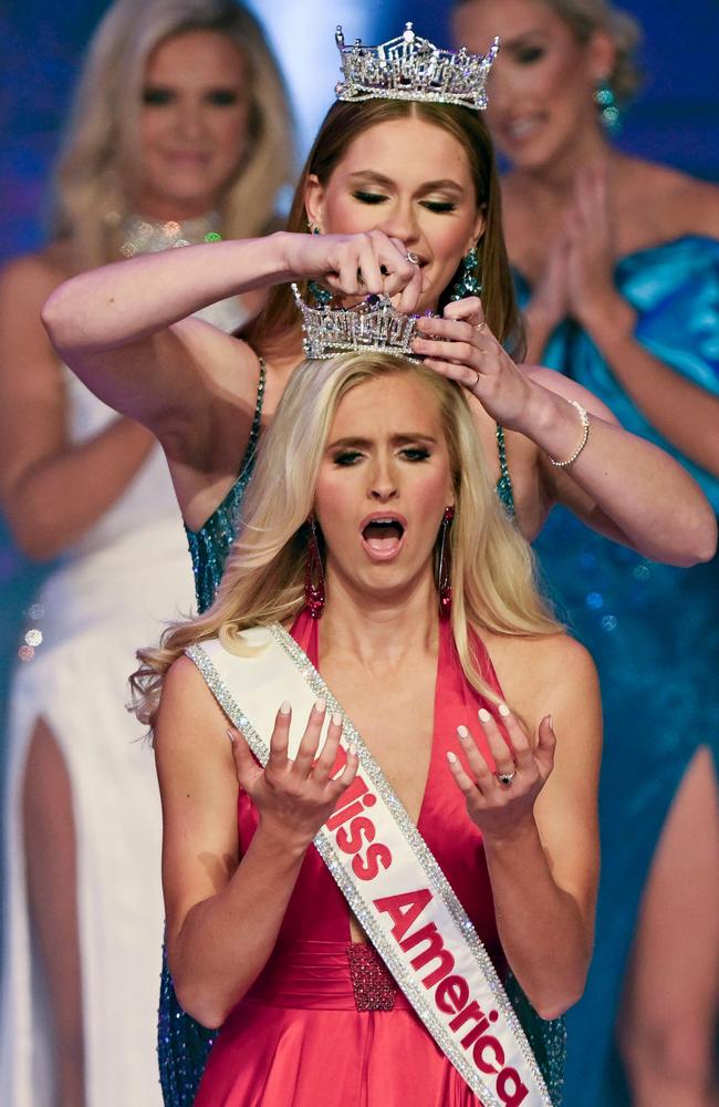 Madison Marsh, an activeduty Air Force officer, wins Miss America