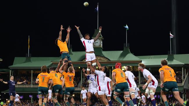 Rob Valetini of the Wallabies and England’s Courtney Lawes compete for the ball in a lineout in the Test at the SCG. Picture: Mark Kolbe/Getty Images