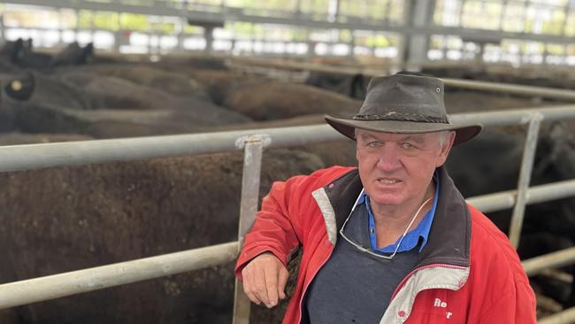 Ginnung East farm manager Ross Girdwood achieved a top price of $2920 (564c/kg) for 38 Angus steers weighing 518kg.