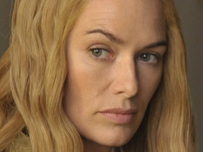 Lena Headey as Cersei Lannister/Baratheon in Game of Thrones 4 on showcase ep 1.