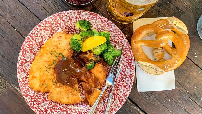 Jaegerschnitzel with red cabbage and pretzels. Photo: Jenifer Jagielski.