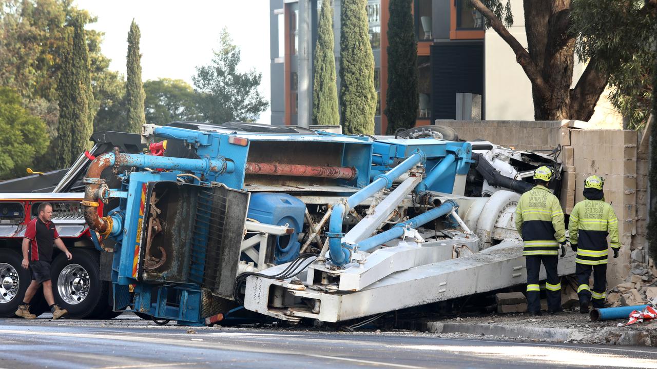 South Eastern Freeway Truck Crash Affects Traffic Across Adelaide | The ...