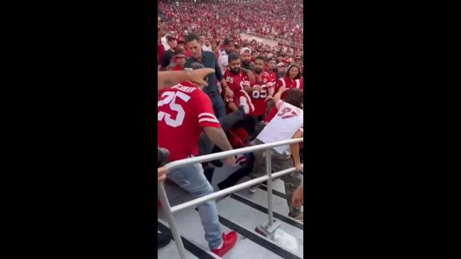 49ers fans get into massive brawl at Levi's Stadium