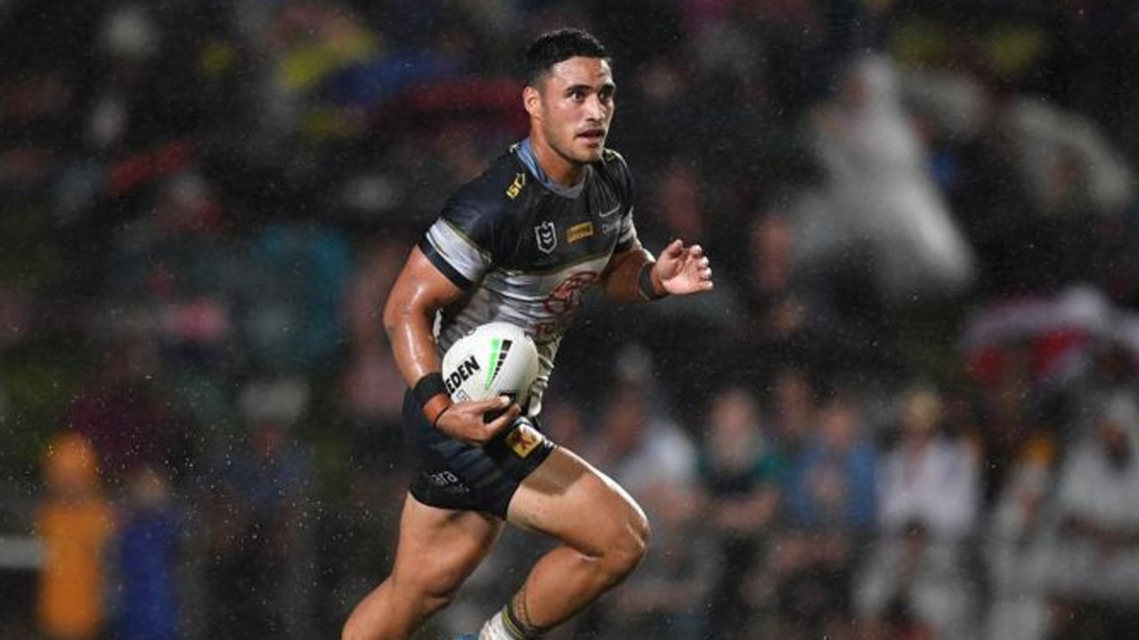 Valentine Holmes signs with North Queensland Cowboys after being