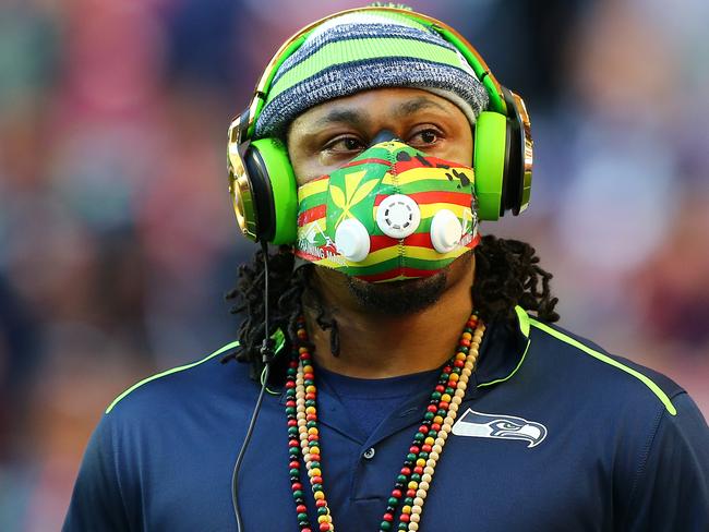 Marshawn Lynch gives McDonald’s worker $500, Seattle Seahawks NFL star ...