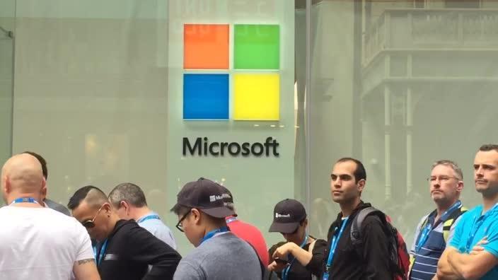 Fans go wild for new Microsoft Store