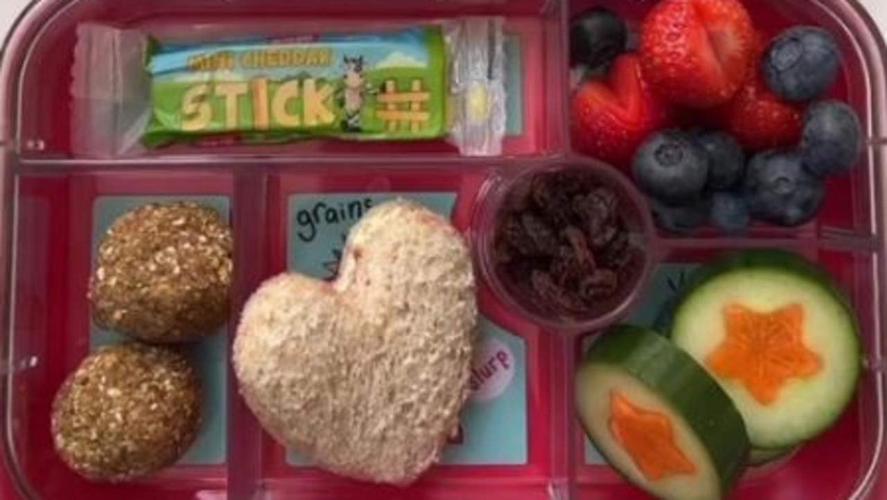 Mum’s lunchbox ‘treat’ divides internet