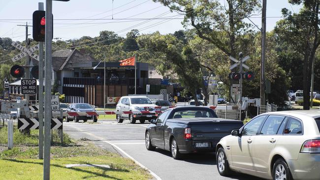 Traffic at the Diamond Creek level crossing. Picture: Ellen Smith