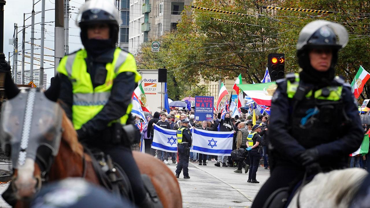 Pro-Israeli protesters rallied outside the Victorian Parliament. Picture: NCA NewsWire / Luis Enrique Ascui