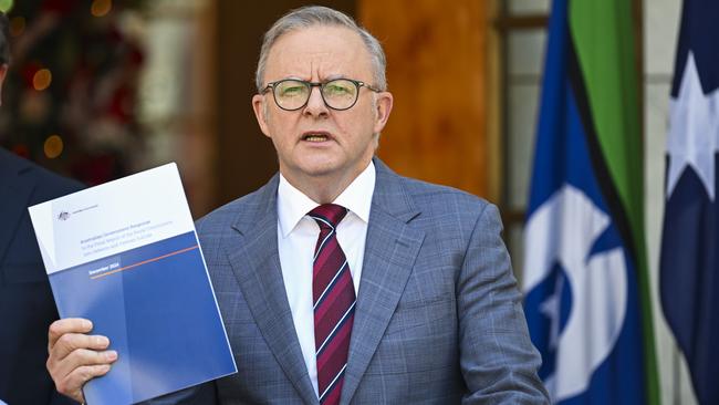 Prime Minister Anthony Albanese is hosting a $6000-per-seat lunch in Melbourne on Friday. Picture: NewsWire / Martin Ollman