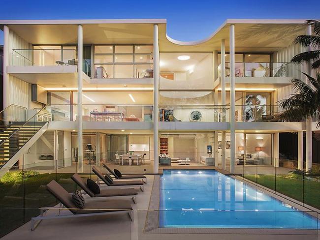 26 Plunkett Rd, Mosman sold for close to $17 million.