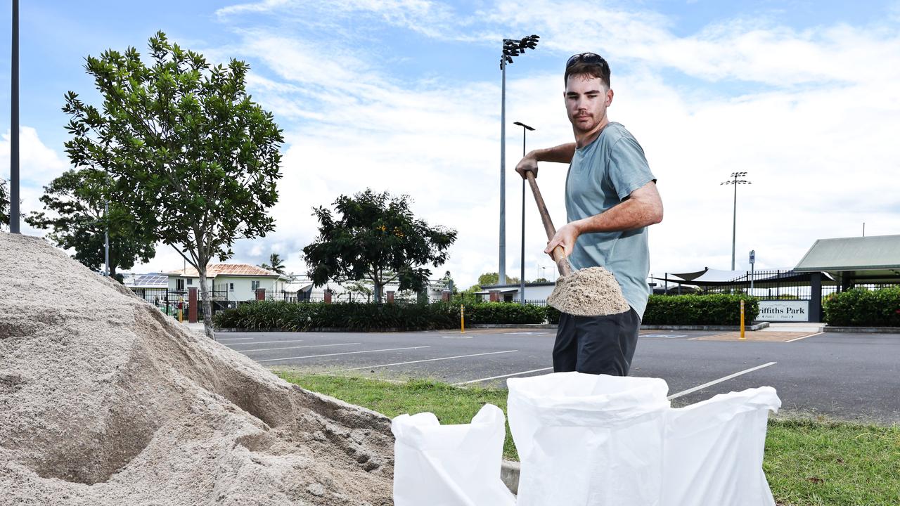 Manunda resident Ben Francoise White filled up some sandbags to protect his property at council's collection depot at Griffiths Park. Picture: Brendan Radke