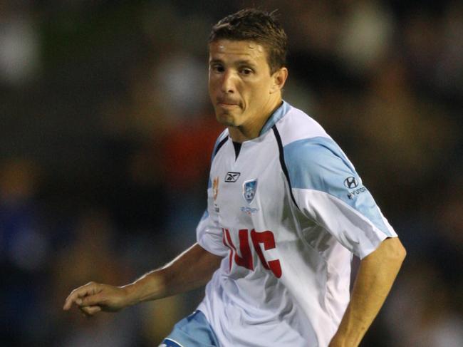 Juninho in action for Sydney FC in 2007. 