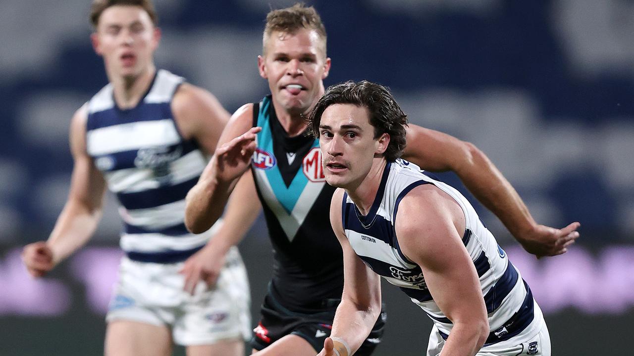 MELBOURNE, AUGUST 5, 2023: 2023 AFL Football - Round 21 - Geelong Cats V Port Adelaide Power at GMHBA Stadium. Gryan Miers of the Geelong Cats out of the middle. Picture: Mark Stewart
