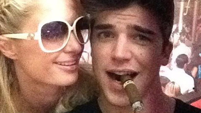 650px x 366px - Paris Hilton's boyfriend arrested after her lesbian kiss | news.com.au â€”  Australia's leading news site
