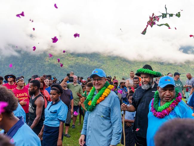 24-04-2024 - Australian Prime Minister Anthony Albanese traversing The Kokoda Track in  the company of Papua New Guinean Prime Minister James Marape. Picture: PMO