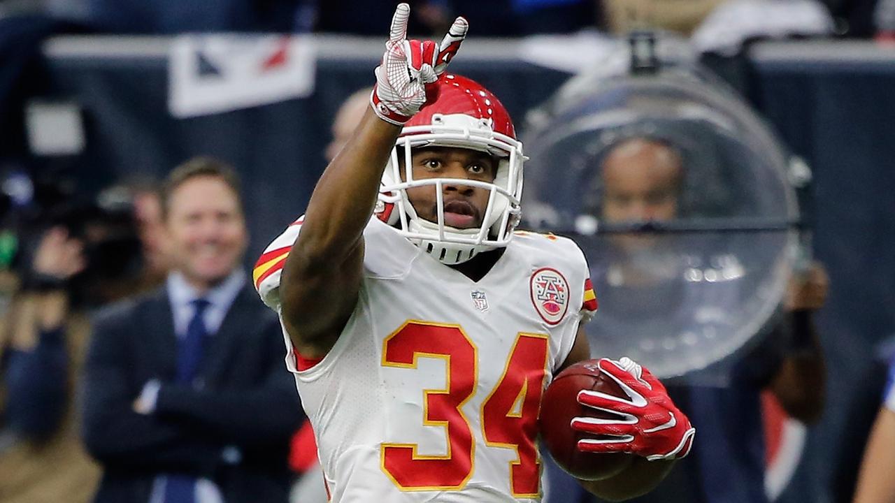 Chiefs finally win playoff game, thrash Texans