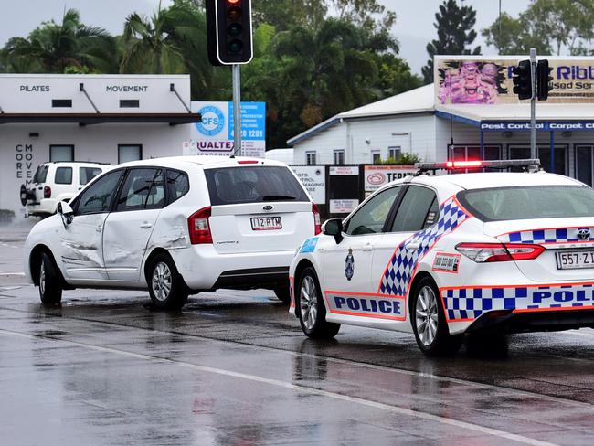 A stolen vehicle has rammed other cars at the intersection of Gulliver St and Ross River Road, Mundingburra. Picture: Alix Sweeney