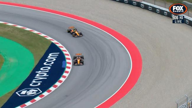 Lando Norris (behind) tried to get a tow from Oscar Piastri. Photo: Fox Sports.