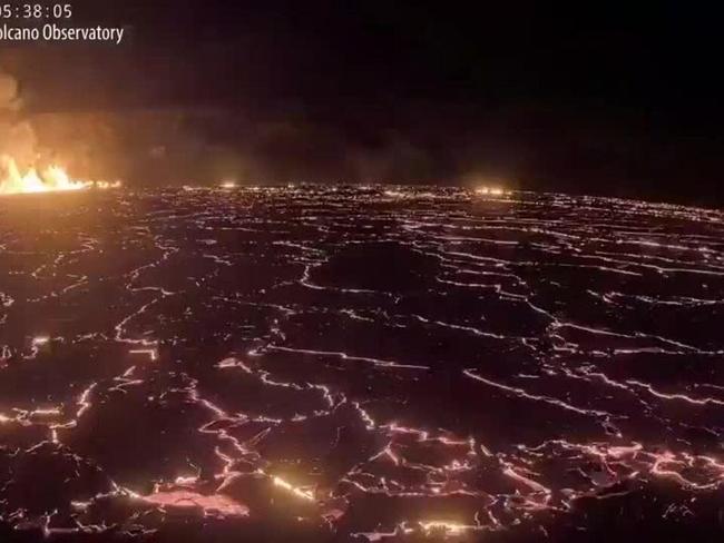 Stunning Timelapse Shows Lava Fountains and Flows as Kilauea Volcano Erupts