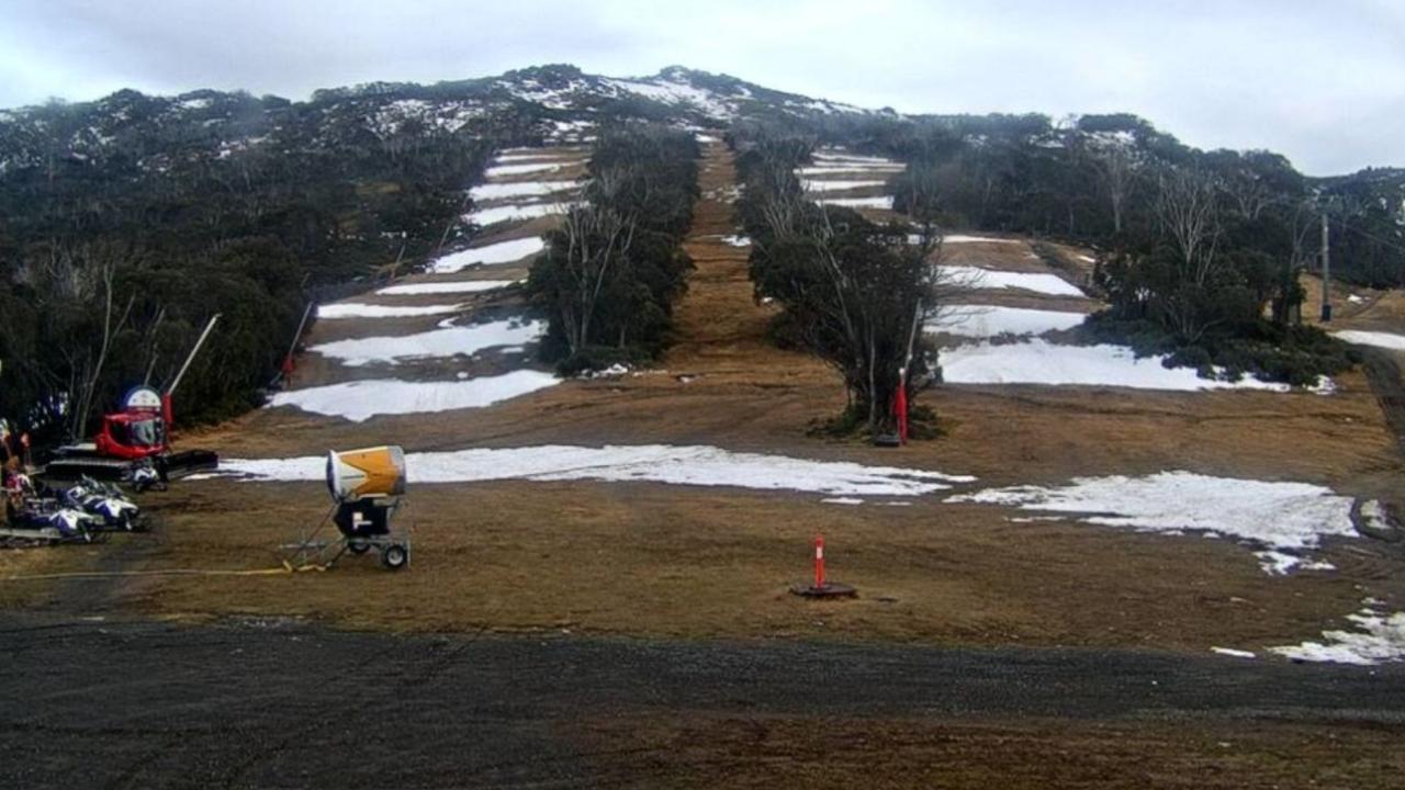 Australian snow season Grim ski resort photos a sign of bad season