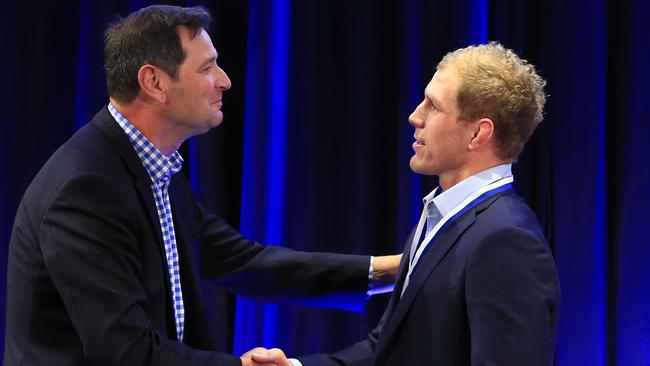 David Pocock (R) accepts the RUPA Medal for Excellence. Picture: Getty