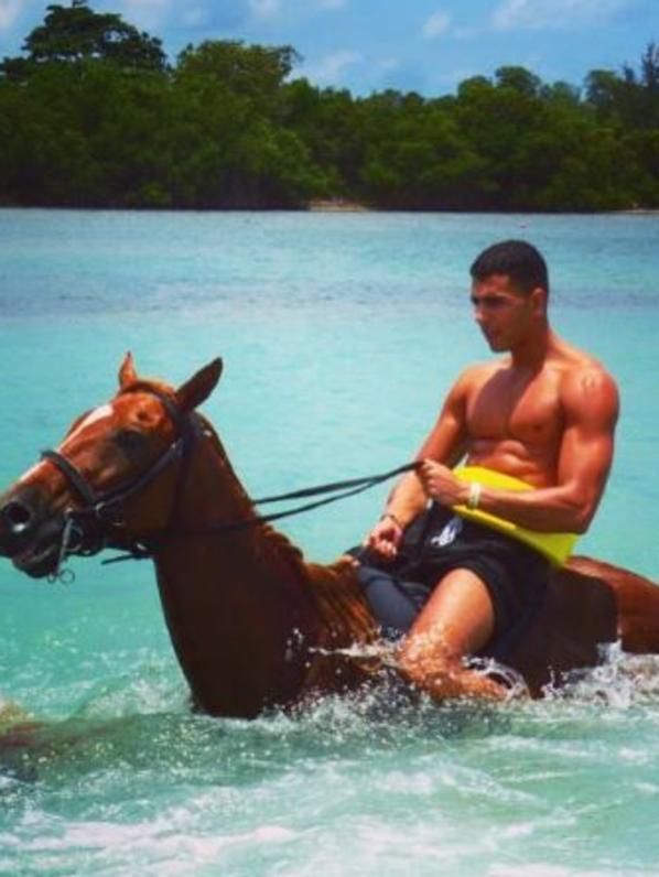 Kourtney Kardashian is rumoured to be dating model and ex boxer Younes Bendjima.  Picture:  Instagram