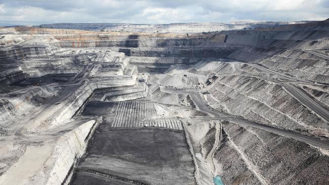 NEWCASTLE, AUSTRALIA - NewsWire Photos - April 8, 2021.  Glencore's massive Ravensworth open cut coal mine north west of Singleton. Picture: NCA NewsWire / Peter Lorimer.