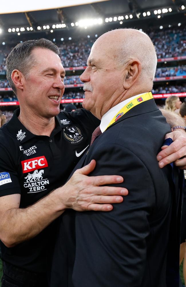 Craig McRae with ‘most significant influence’ Leigh Matthews after the 2023 grand final. Picture: Dylan Burns/AFL Photos via Getty Images