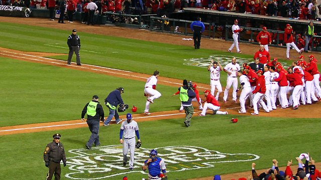 David Freese's homer in 11th forces World Series Game 7 for St