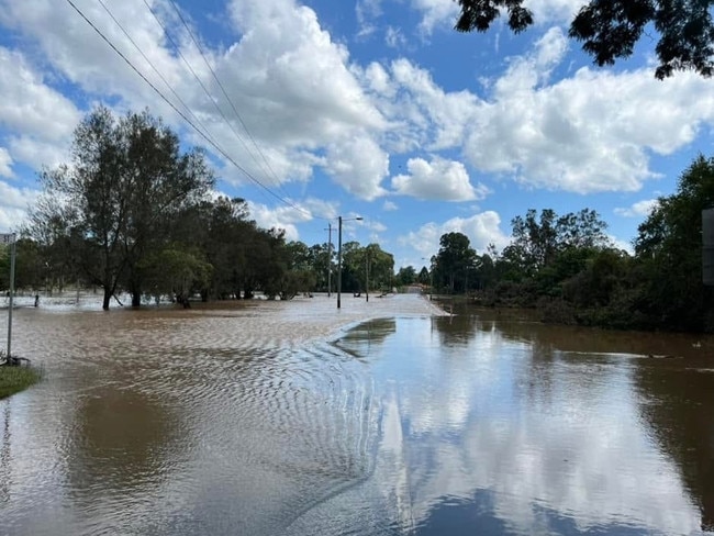 Mary River flooding at the Lamington Bridge.