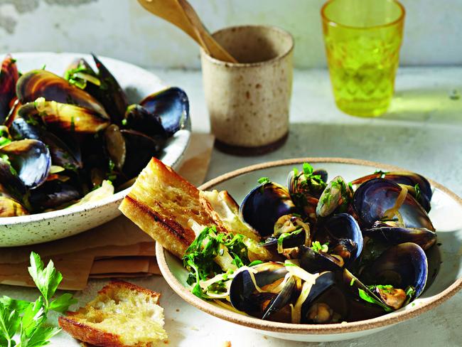 TWAM-20160910 EMBARGO FOR TWAM 10 Sep 2016 NO REUSE WITHOUT PERMISSION Italian style mussels Pic : Guy Bailey