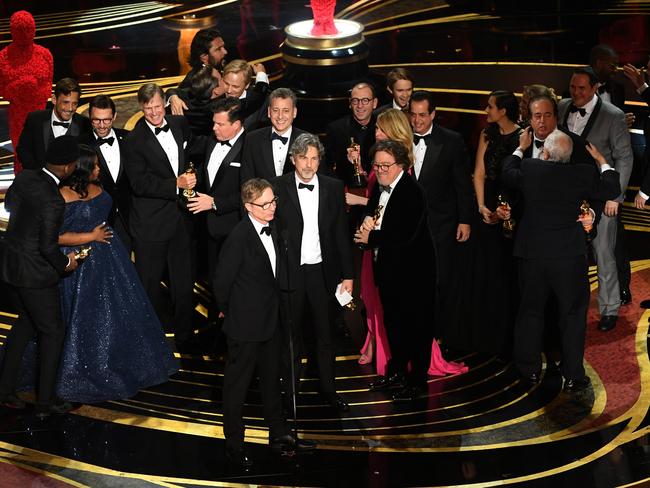 Cast and crew of 'Green Book,' including Linda Cardellini Mahershala Ali, Octavia Spencer, Brian Currie, Charles B. Wessler, Jim Burke, Peter Farrelly, and Nick Vallelonga accept the Best Picture award. Picture: Getty