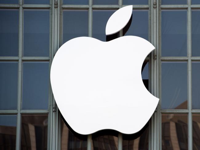 (FILES) In this file photo taken on September 7, 2016 the Apple logo is seen on the outside of Bill Graham Civic Auditorium before the start of an event in San Francisco, California. - Apple must pay more than $500 million in damages and interest for 4G patent infringements held by intellectual property company PanOptis, a Texas court has ruled. The US tech giant -- now worth almost $2 trillion -- will appeal the August 11, 2020 decision, local media said. PanOptis, which specializes in licensing patents, took Apple to court in February last year, claiming it refused to pay for the use of 4G LTE technologies in its smartphones, tablets and watches. (Photo by Josh Edelson / AFP)