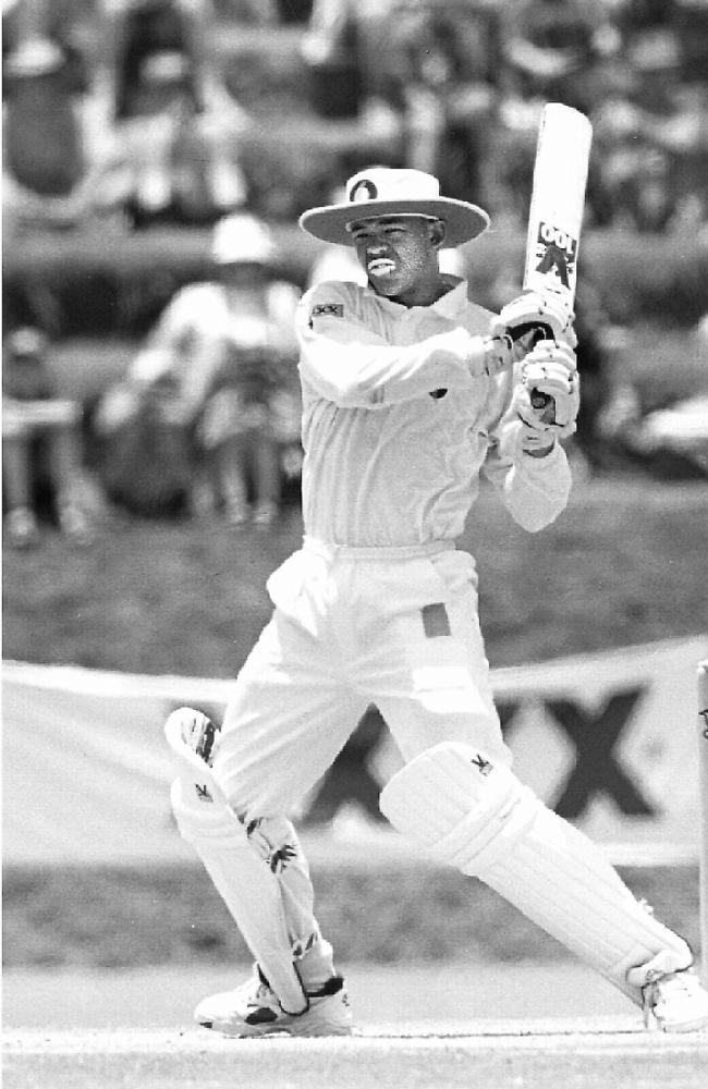 Queensland and Gold Coast batsman Andrew Symonds pulls England bowler Fraser for four on his way to maiden first class century in tour game in Toowoomba. Sport / Cricket / Action