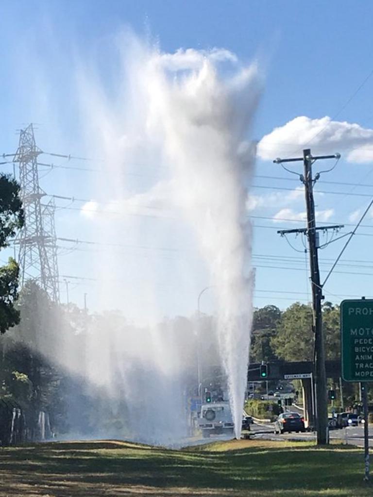 burst-water-main-stopping-traffic-causing-delays-near-brisbane-the