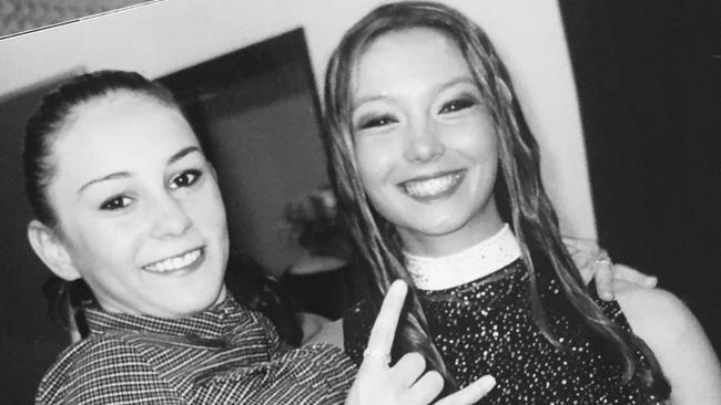 Amy Shark and Ricki-Lee Coulter remember the days of the old schoolyard. Picture: Instagram.