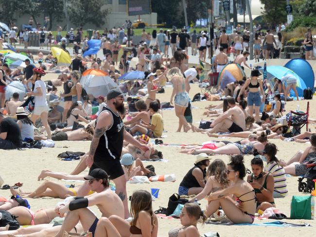 The crowds at St Kilda Beach on Tuesday. Picture: NCA NewsWire / Andrew Henshaw